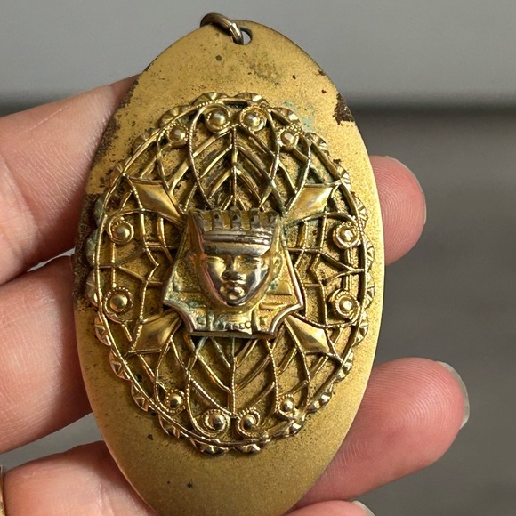 4/$50 Pharaoh Egyptian king vintage pendant 👑 - Picture 1 of 8